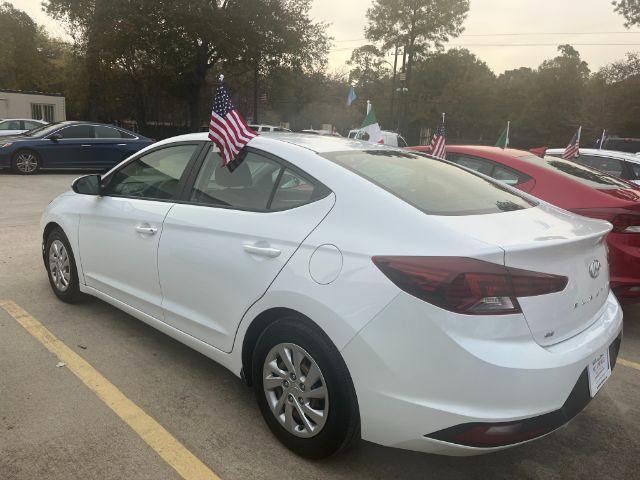 Hyundai Elantra SE 6M 2020