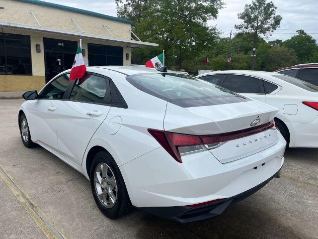 Hyundai Elantra SE 2021