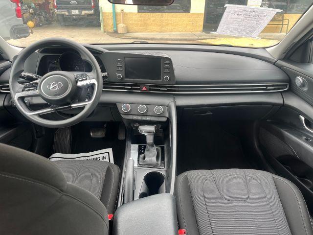 Hyundai Elantra SE 2021