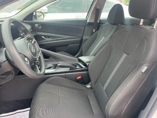 Hyundai Elantra SE 2021