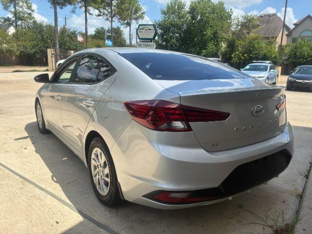 Hyundai Elantra SE 6AT 2019