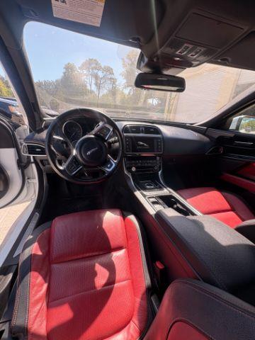 Jaguar XE 25t R-Sport AWD 2018