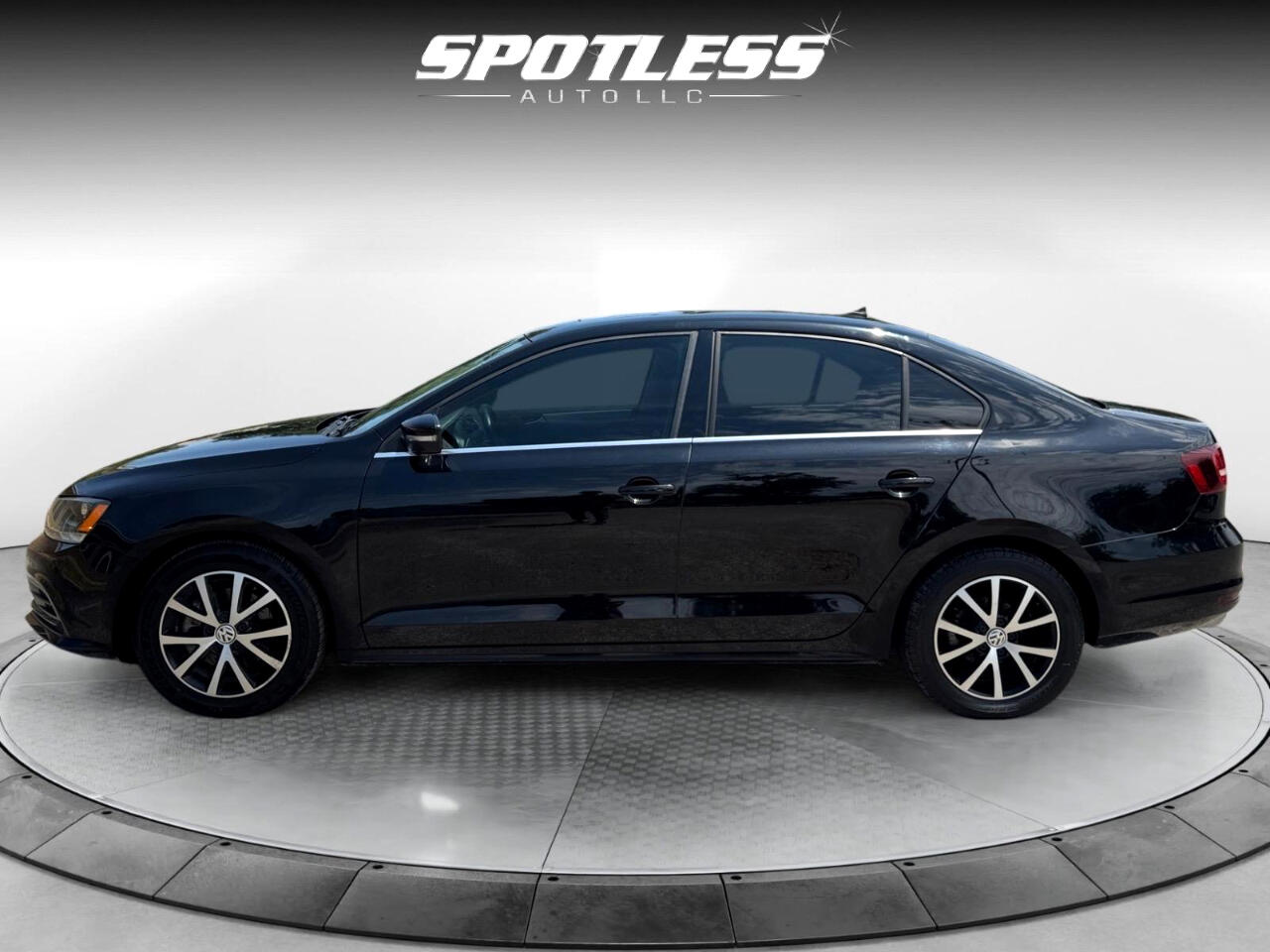 2018 Volkswagen Jetta 1.4T SE photo 2