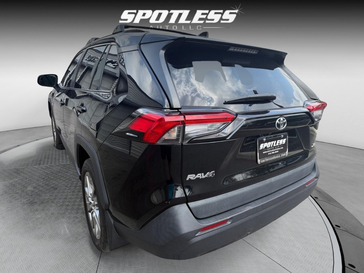 Toyota RAV4 XLE Premium 2021