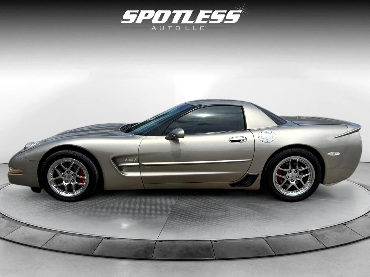 2000 Chevrolet Corvette Hardtop photo 2