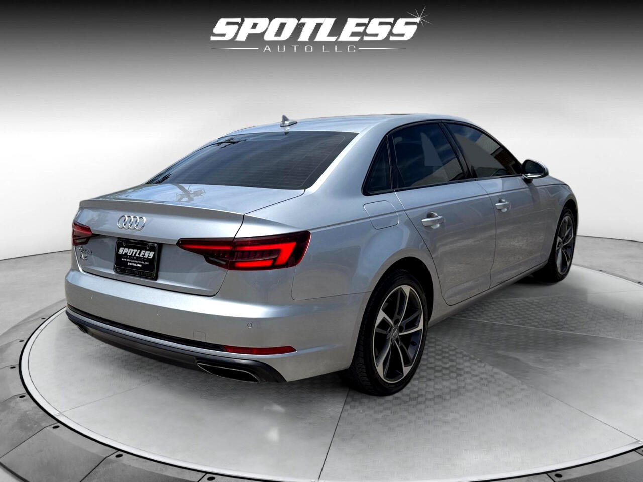 2019 Audi A4 TFSI Premium photo 8