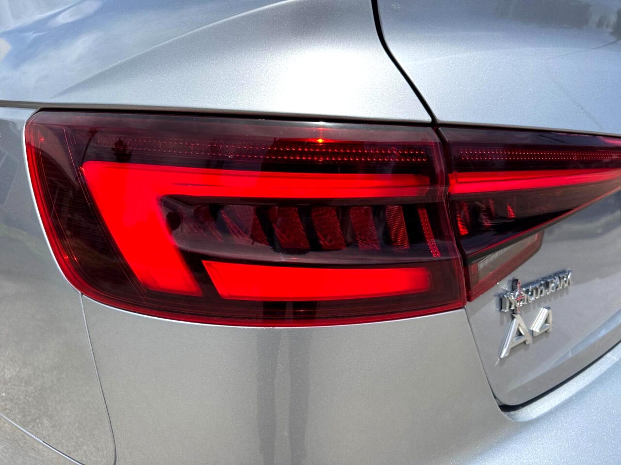 2019 Audi A4 TFSI Premium photo 12