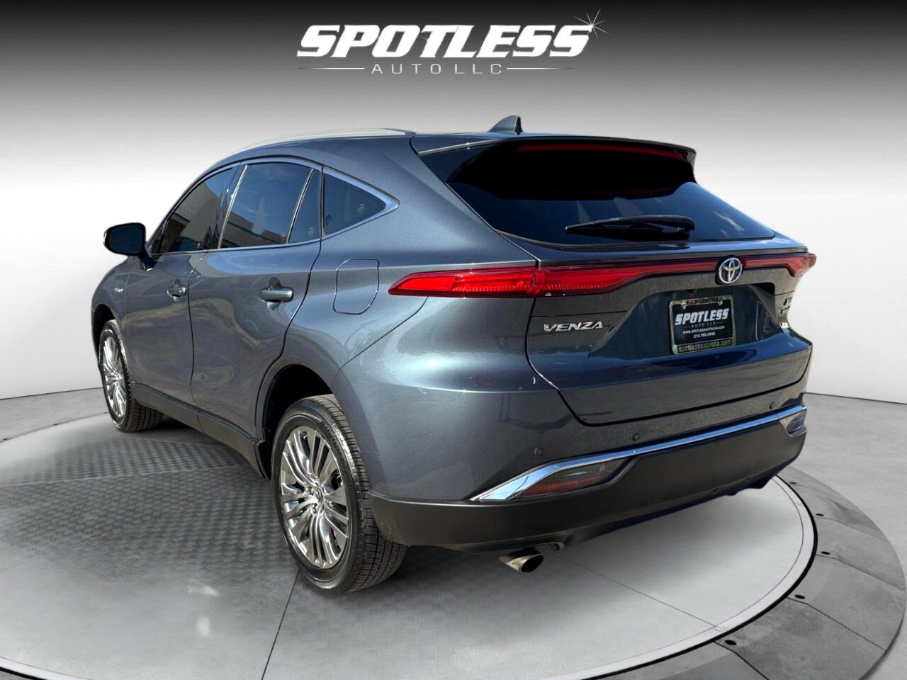 2021 Toyota Venza XLE photo 4