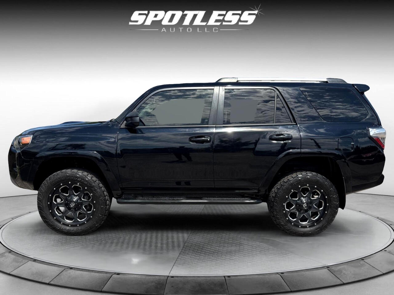 2015 Toyota 4Runner Trail 4WD photo 2