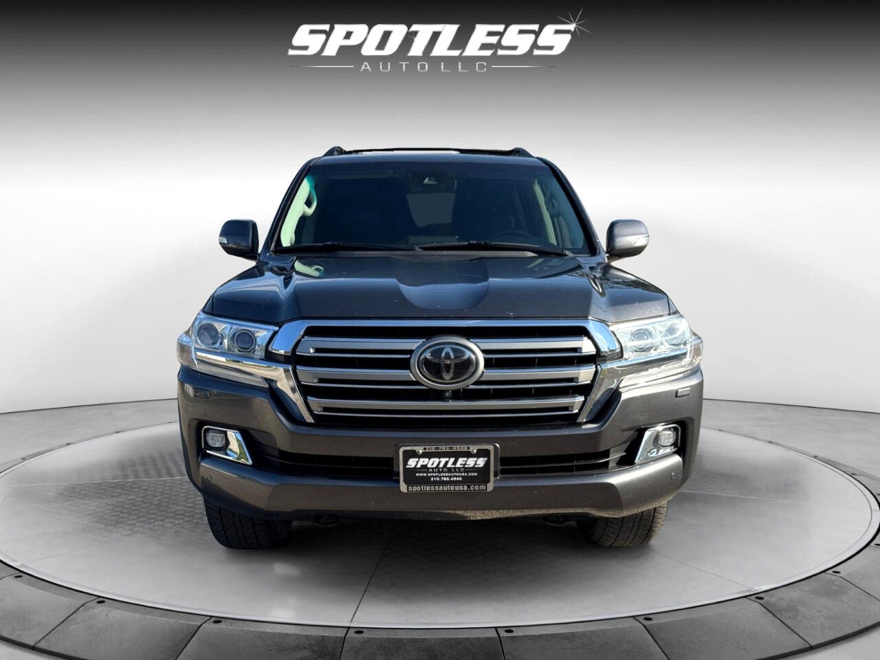 2019 Toyota Land Cruiser photo 4