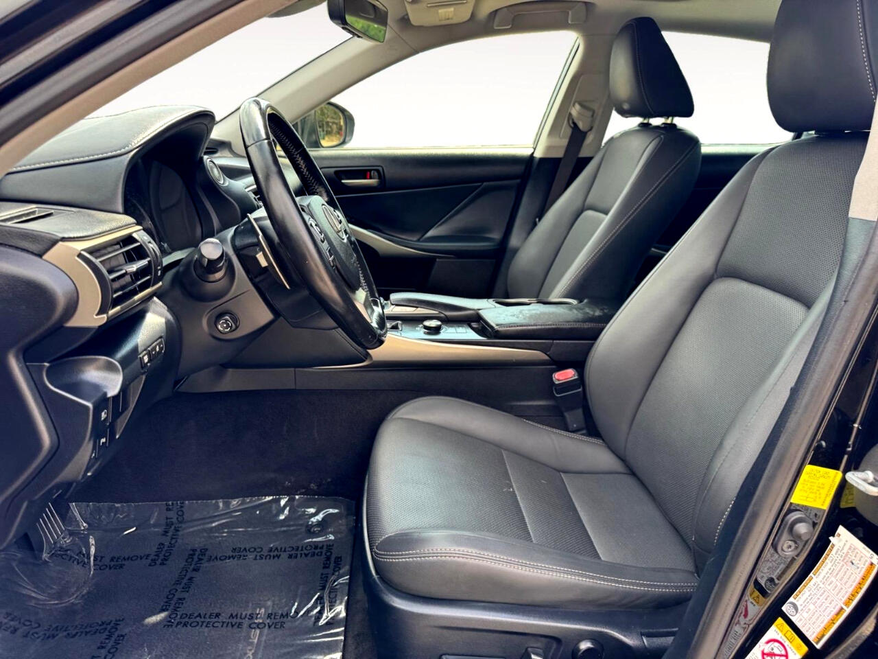 2017 Lexus IS 200t photo 16
