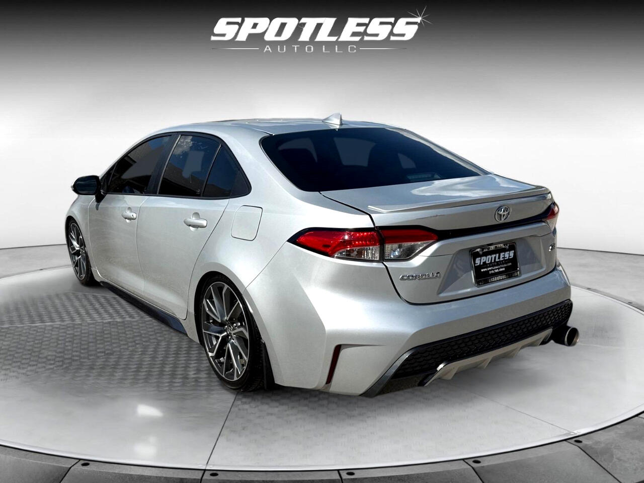 2021 Toyota Corolla SE photo 3