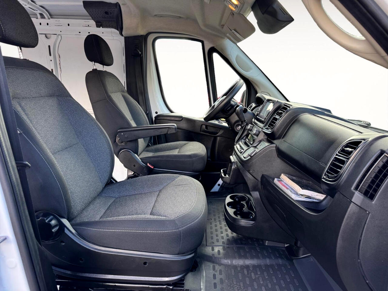 2023 Ram ProMaster 2500 photo 15