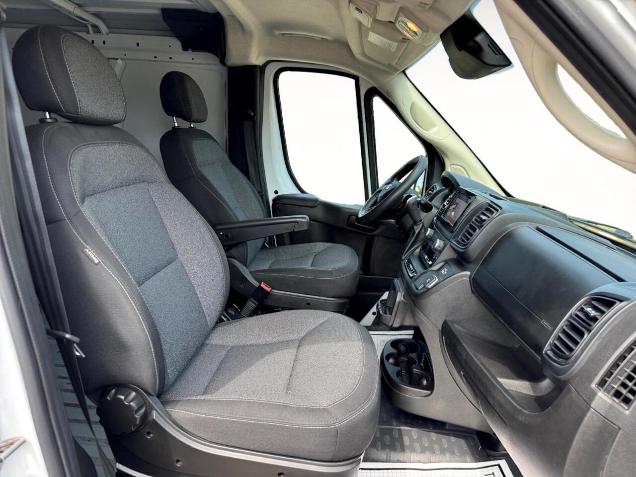 2023 Ram ProMaster 2500 photo 18