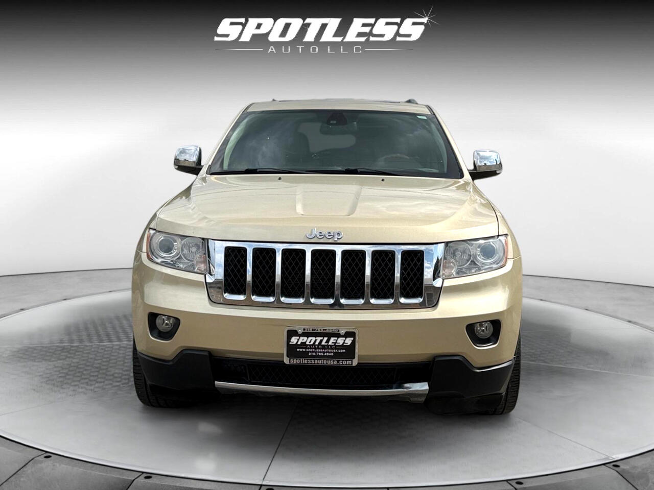 2011 Jeep Grand Cherokee Overland photo 4