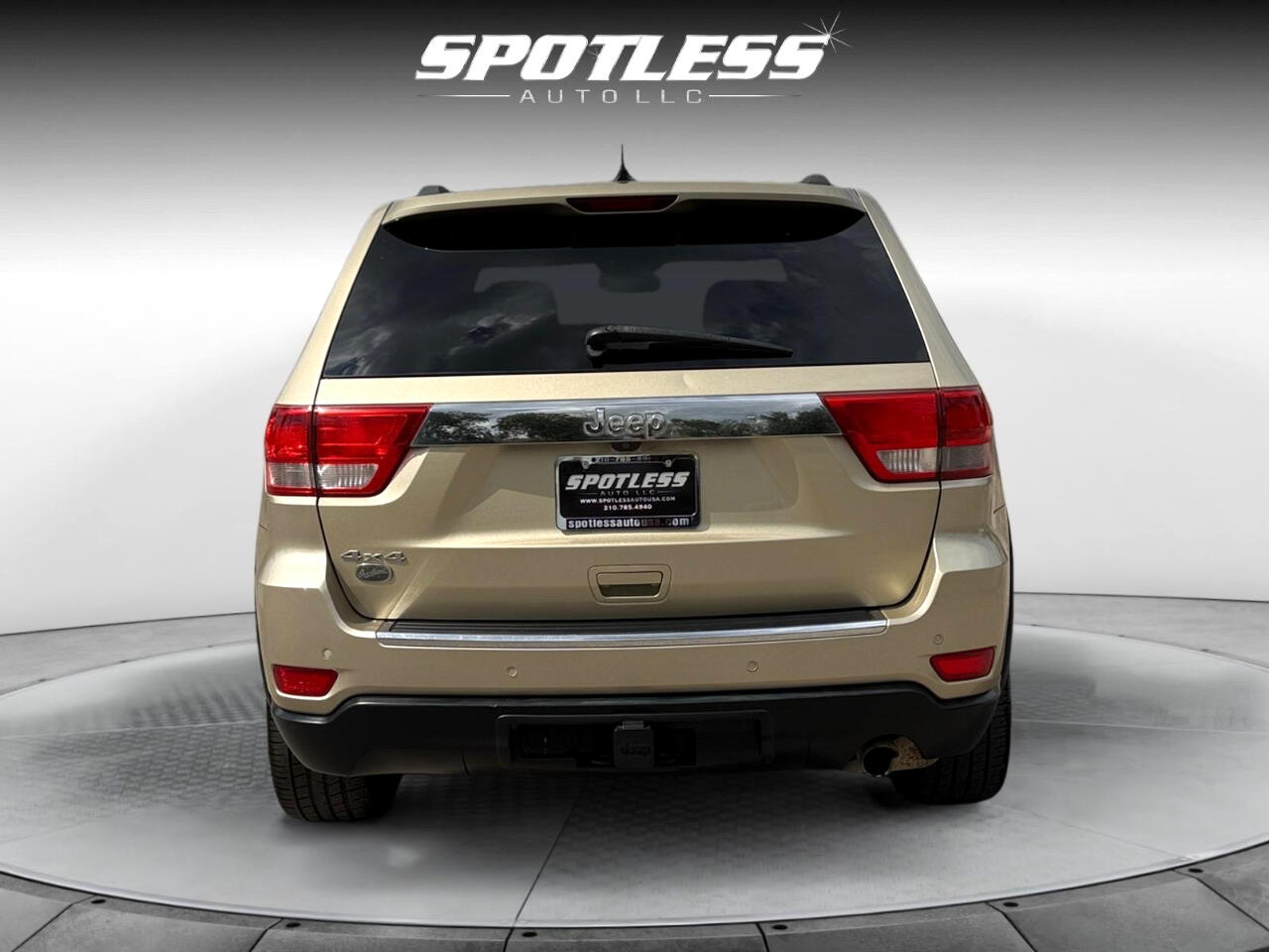 2011 Jeep Grand Cherokee Overland photo 5