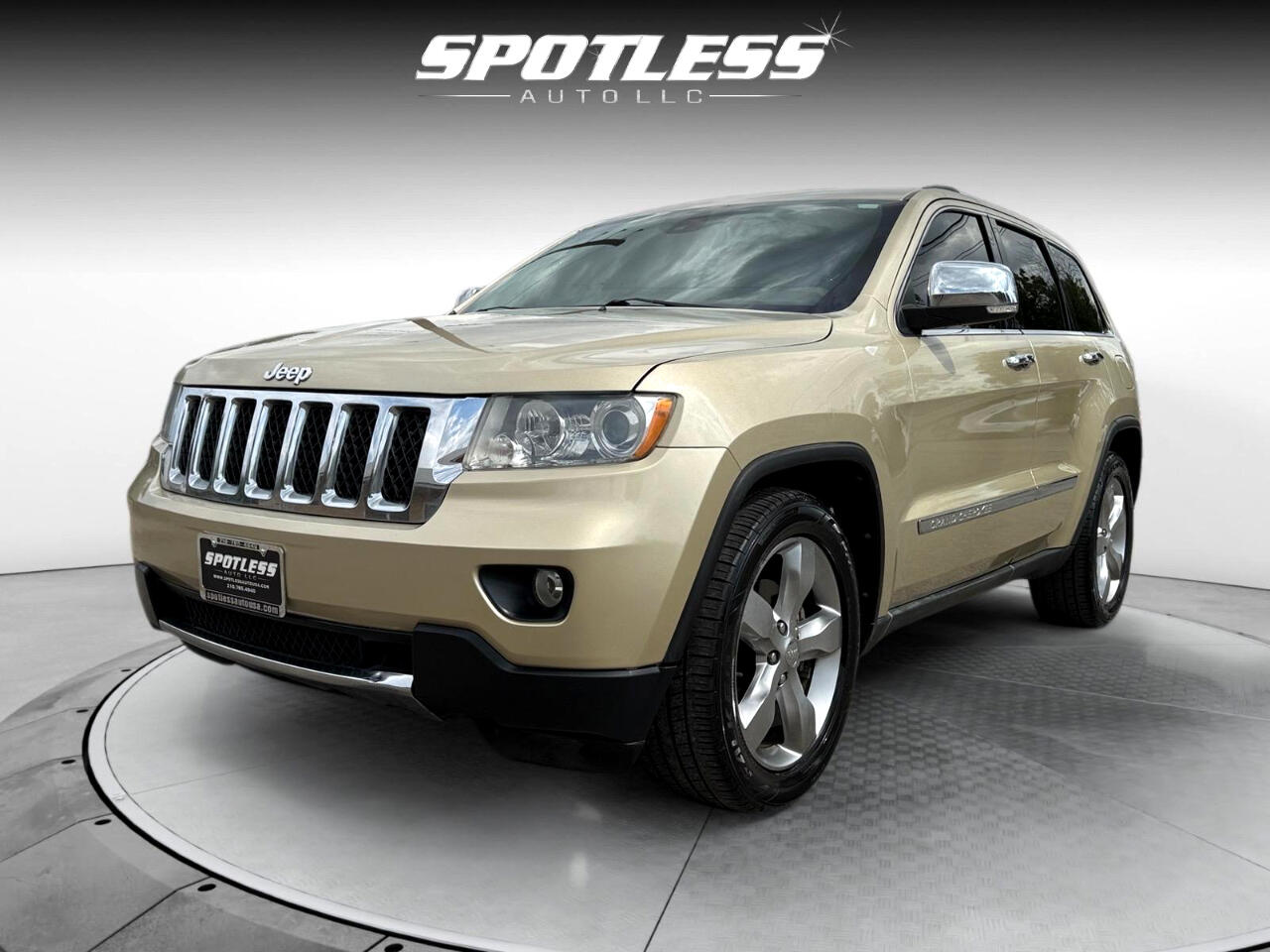 2011 Jeep Grand Cherokee Overland photo 9