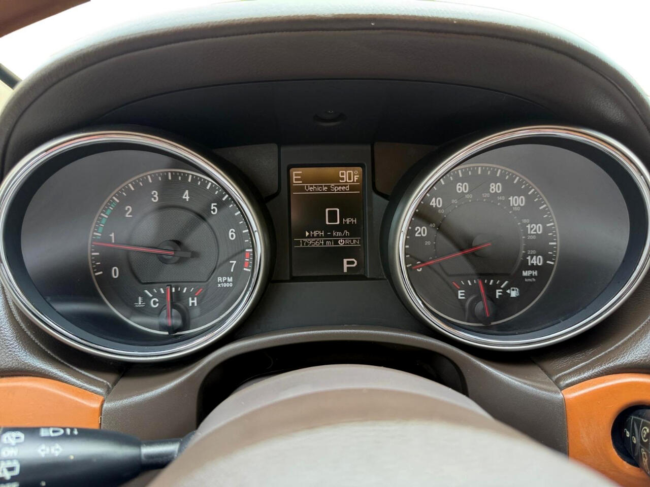 2011 Jeep Grand Cherokee Overland photo 15