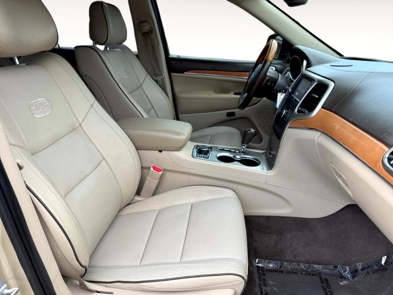 2011 Jeep Grand Cherokee Overland photo 17