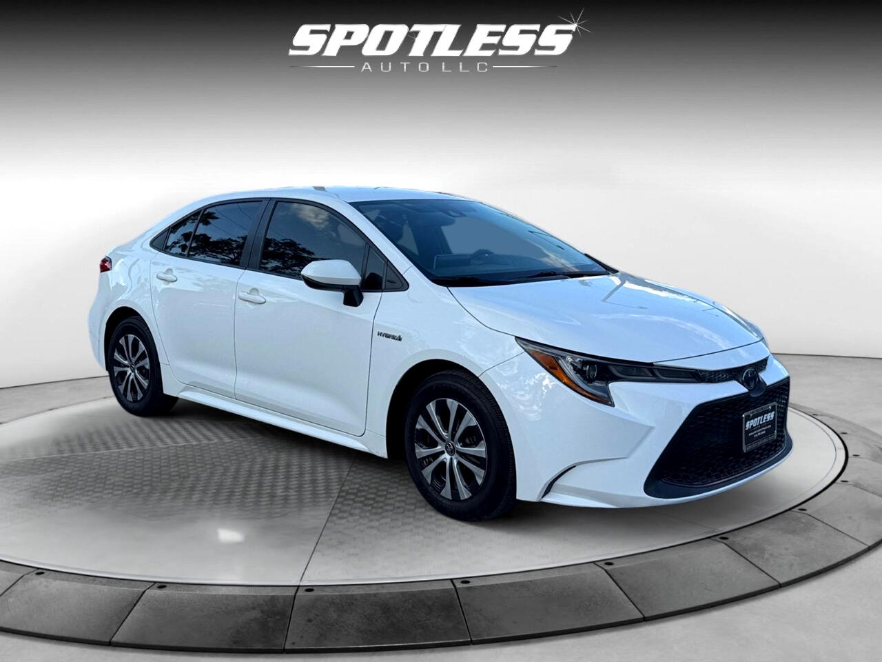 2021 Toyota Corolla LE Hybrid photo 6