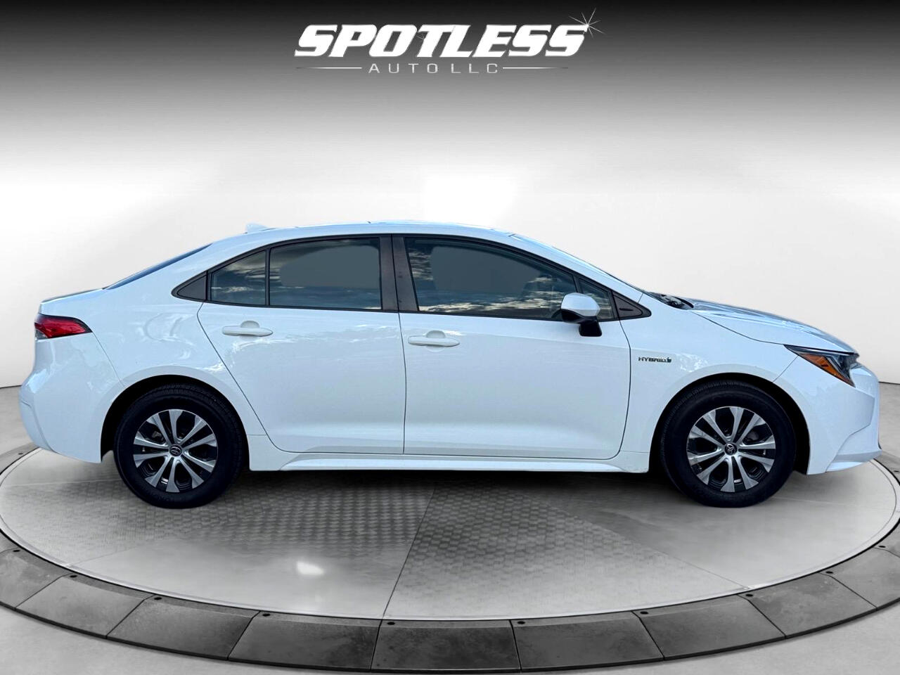 2021 Toyota Corolla LE Hybrid photo 7