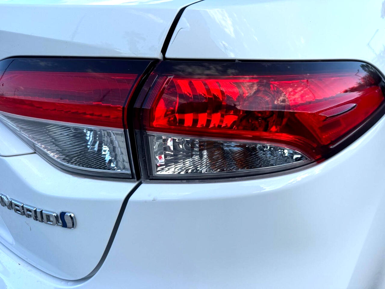 2021 Toyota Corolla LE Hybrid photo 12