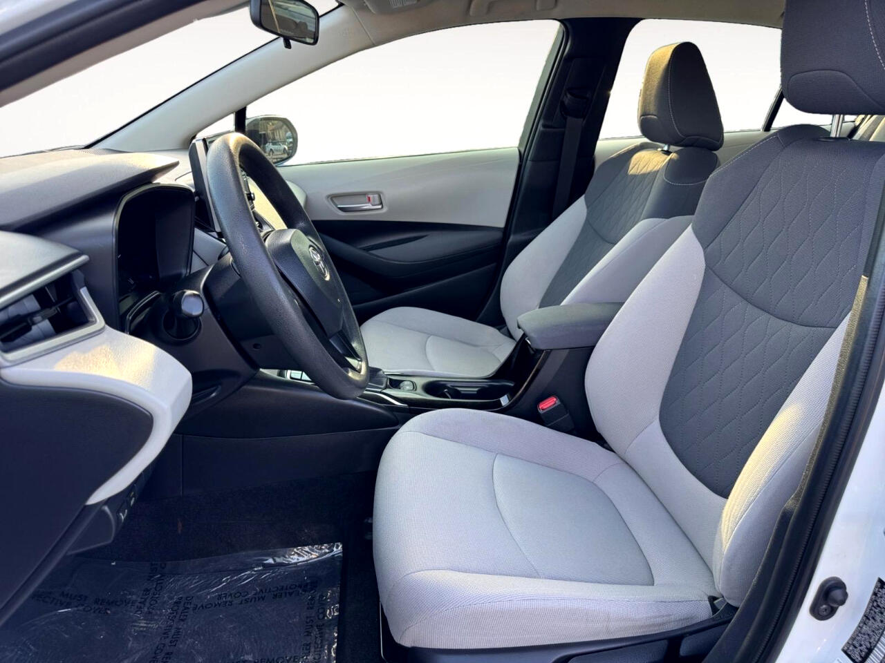 2021 Toyota Corolla LE Hybrid photo 18