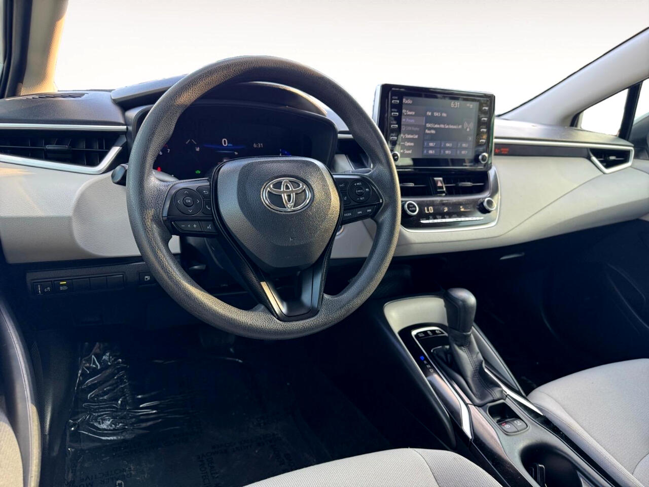 2021 Toyota Corolla LE Hybrid photo 20