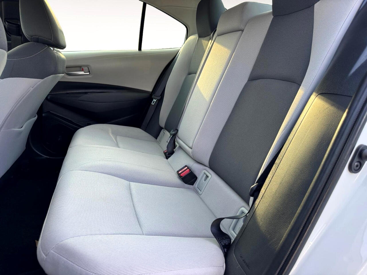 2021 Toyota Corolla LE Hybrid photo 23