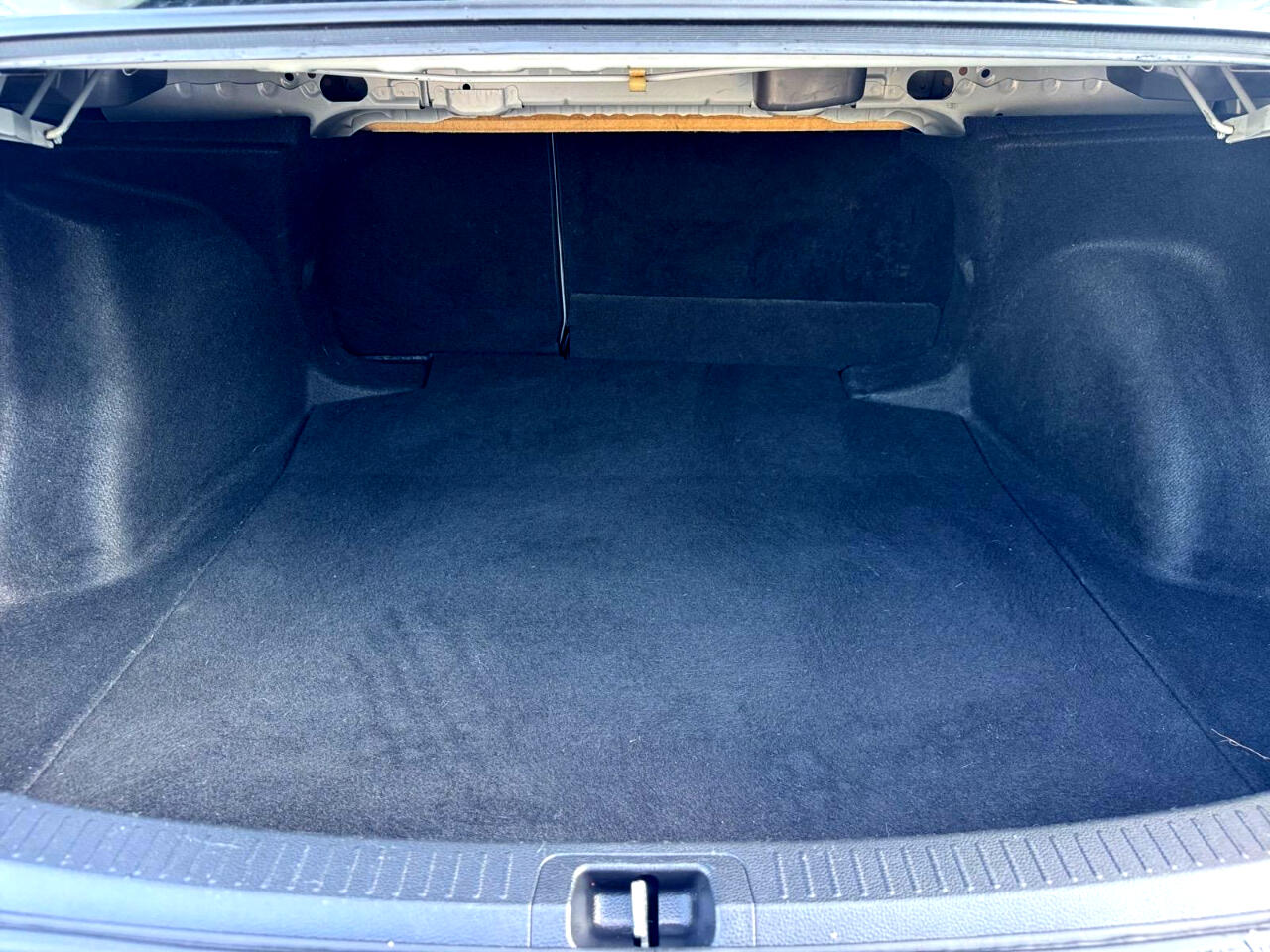 2021 Toyota Corolla LE Hybrid photo 25