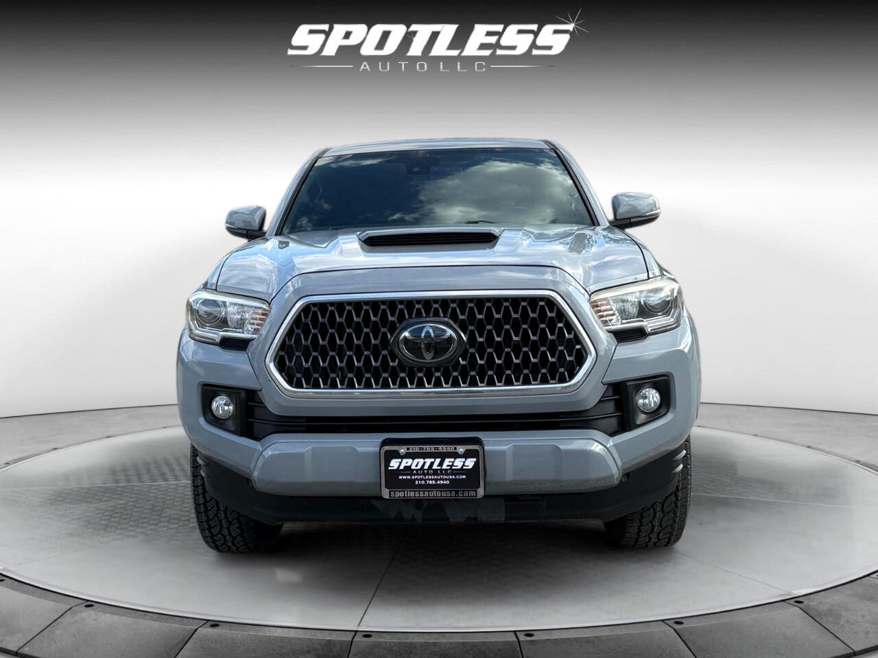 2018 Toyota Tacoma TRD Sport Double Cab V6 photo 4