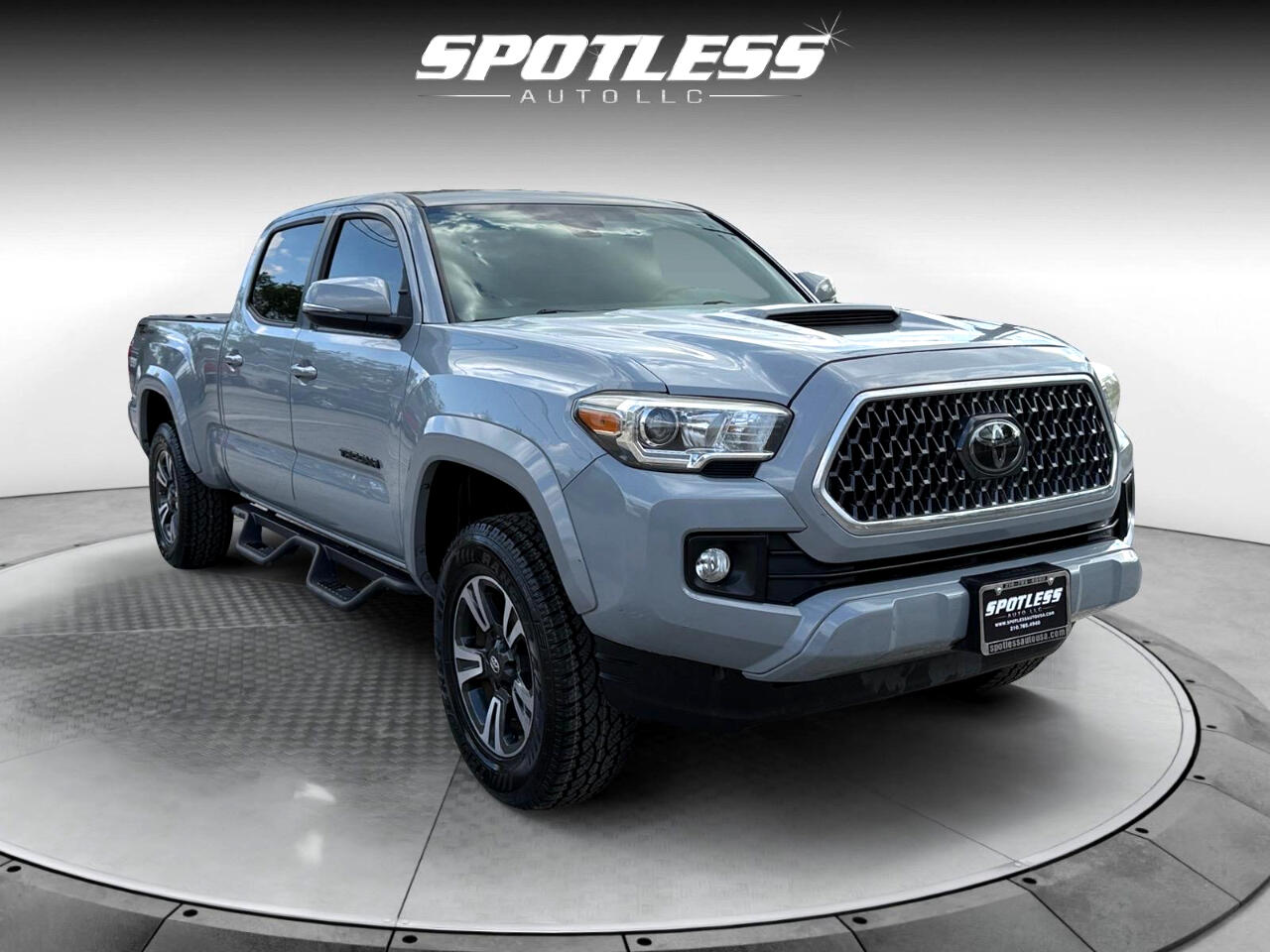 2018 Toyota Tacoma TRD Sport Double Cab V6 photo 6