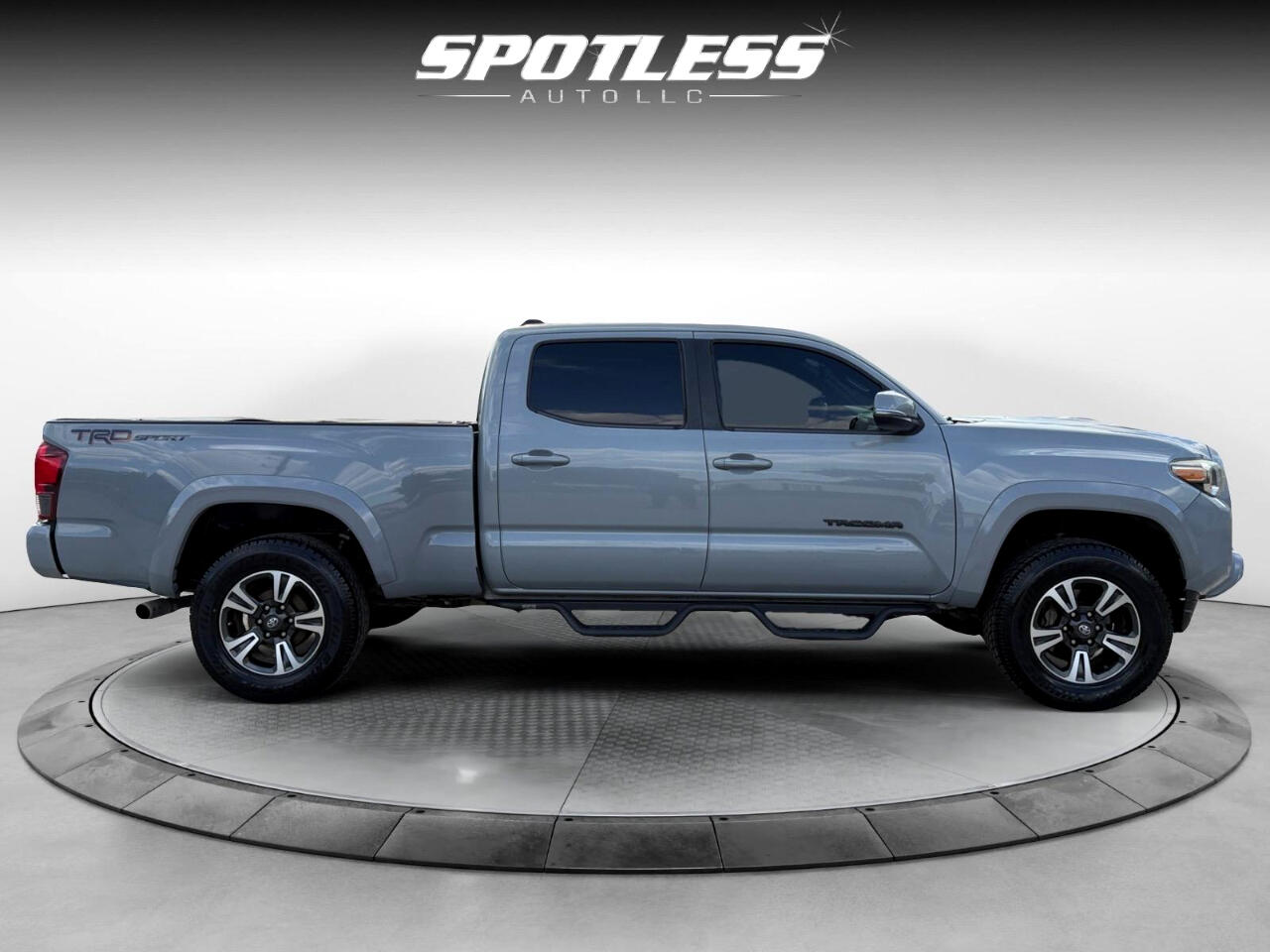 2018 Toyota Tacoma TRD Sport Double Cab V6 photo 7