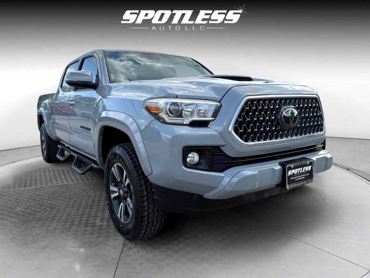 2018 Toyota Tacoma TRD Sport Double Cab V6 photo 10