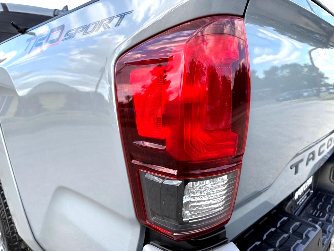 2018 Toyota Tacoma TRD Sport Double Cab V6 photo 11