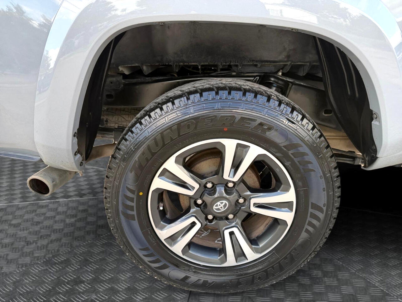 2018 Toyota Tacoma TRD Sport Double Cab V6 photo 13
