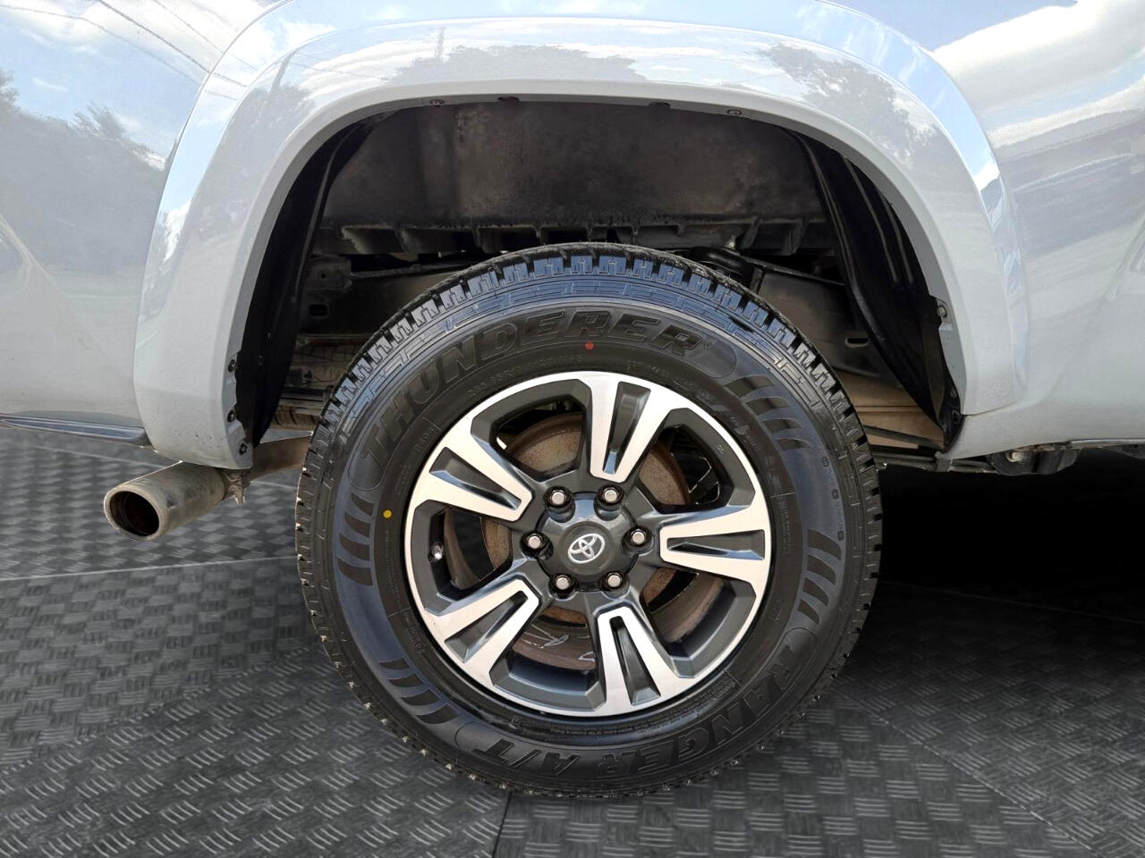 2018 Toyota Tacoma TRD Sport Double Cab V6 photo 14