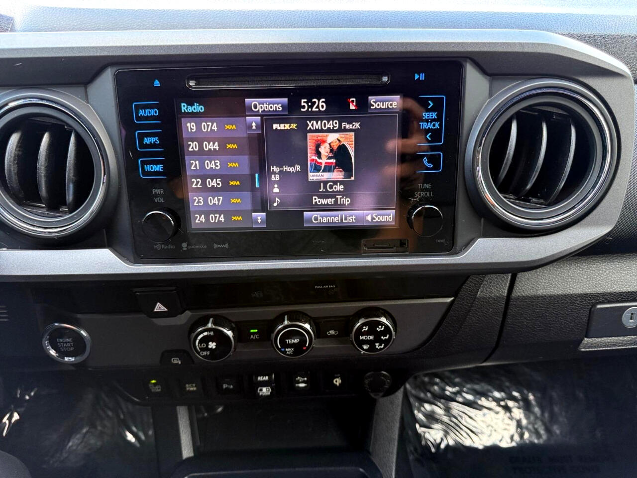 2018 Toyota Tacoma TRD Sport Double Cab V6 photo 20