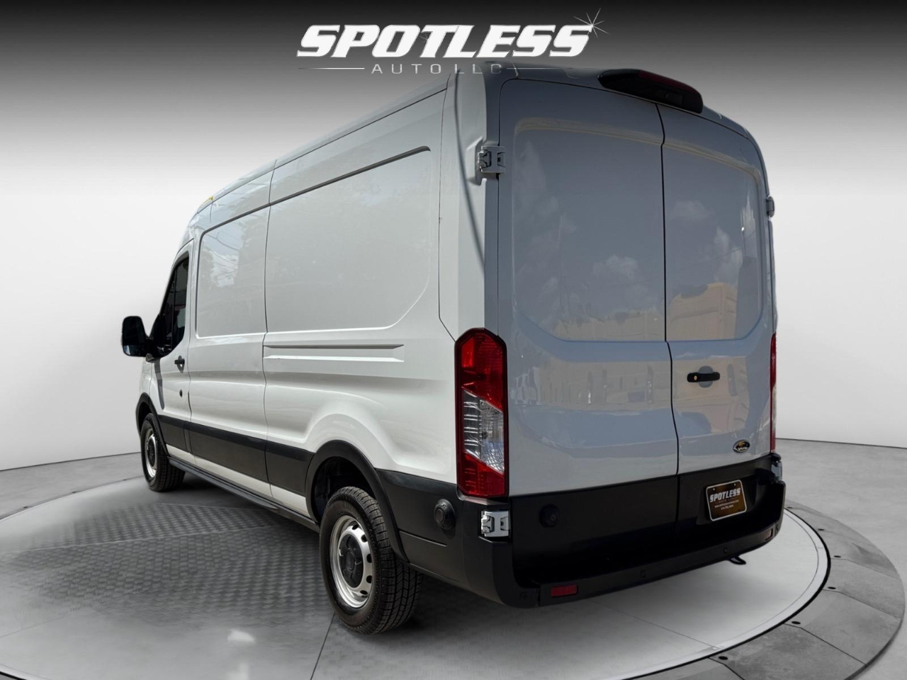 2020 Ford Transit Van photo 3