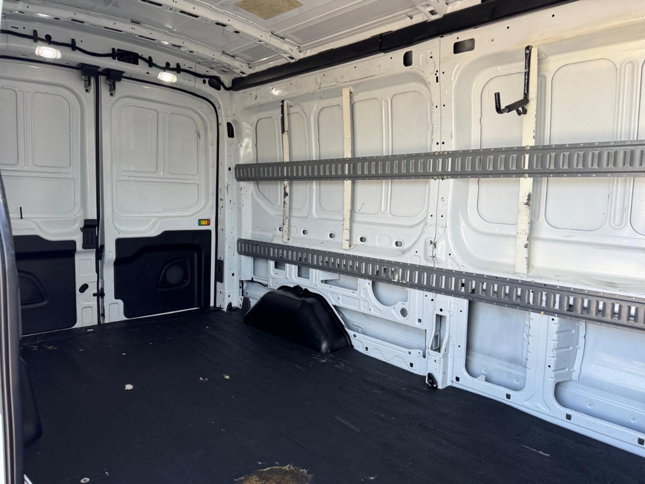 2020 Ford Transit Van photo 23