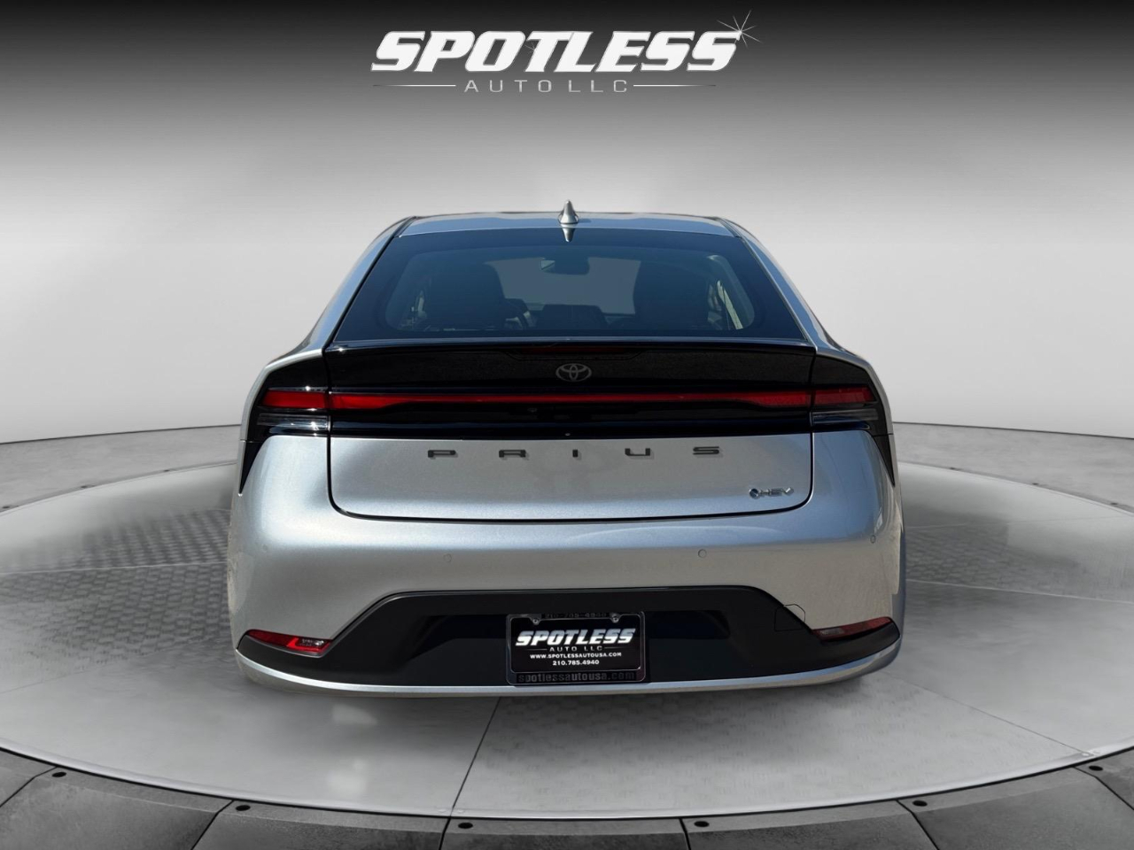 2024 Toyota Prius LE photo 5