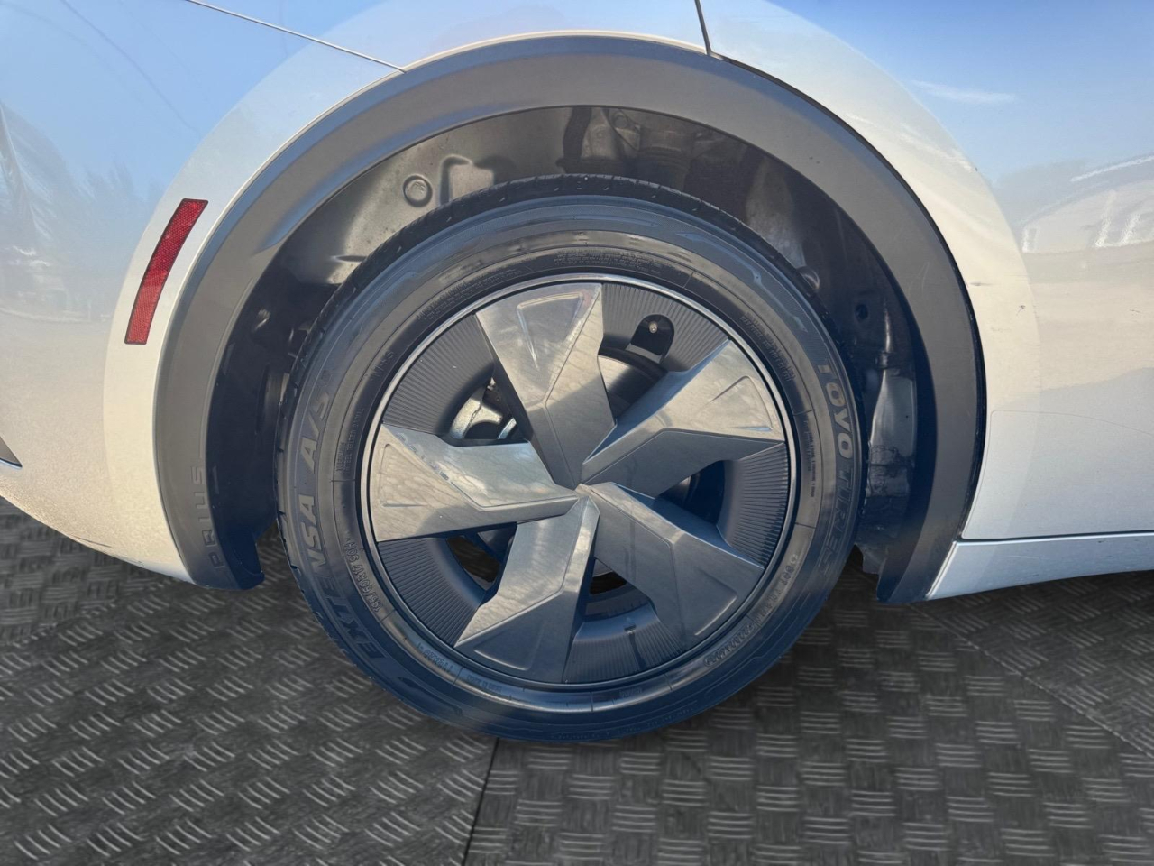 2024 Toyota Prius LE photo 14