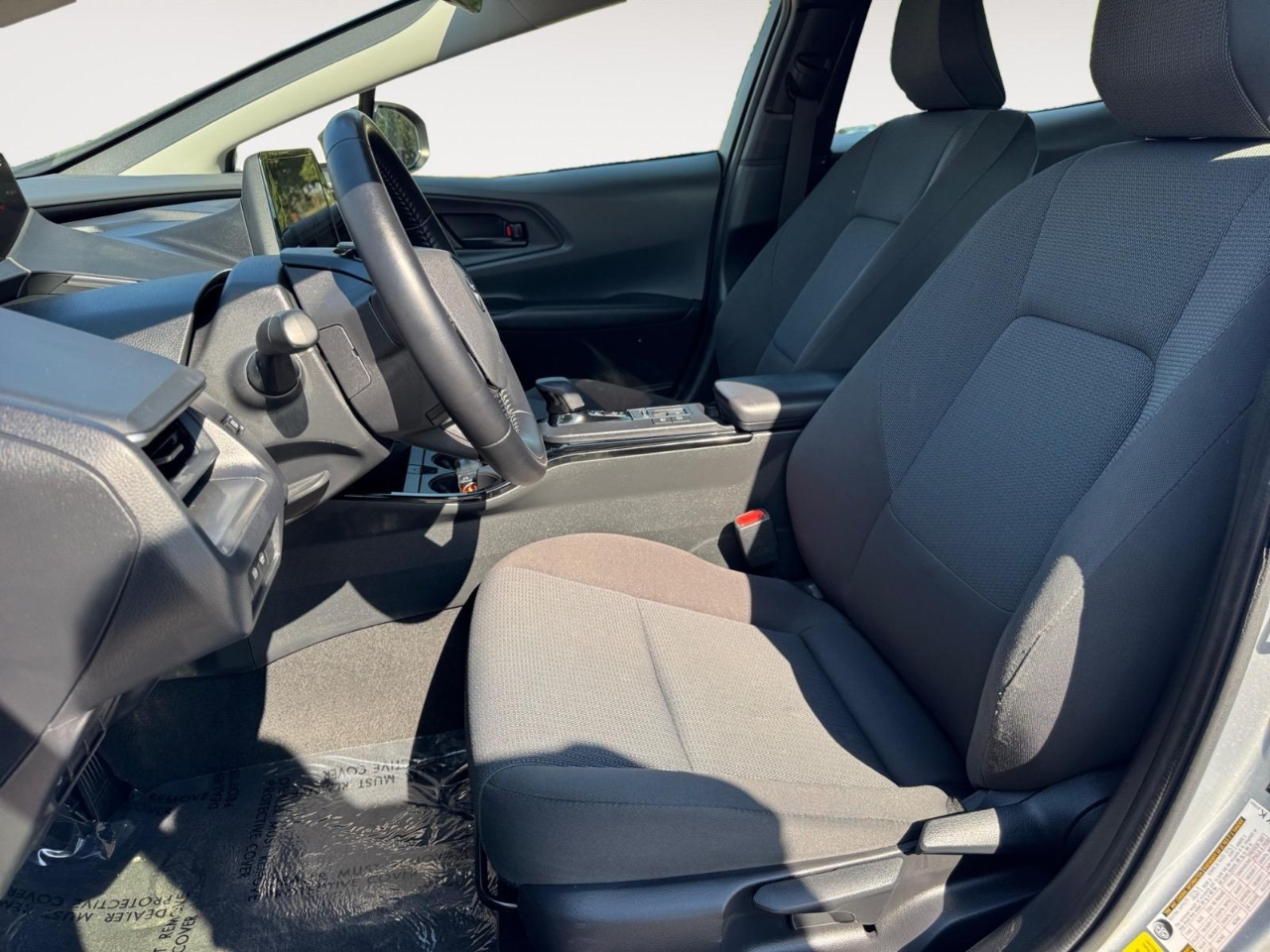 2024 Toyota Prius LE photo 18