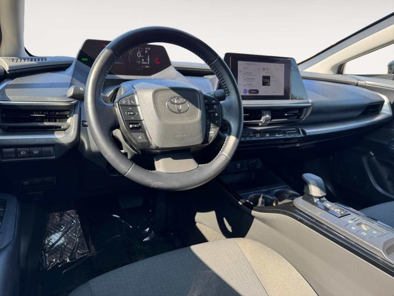 2024 Toyota Prius LE photo 20