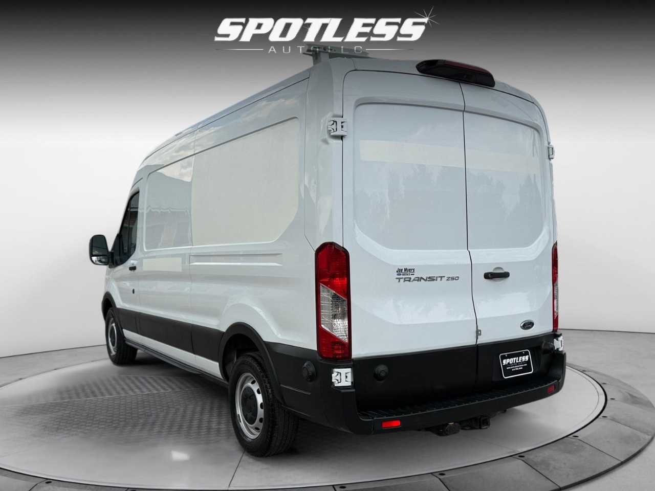 2019 Ford Transit Van photo 2
