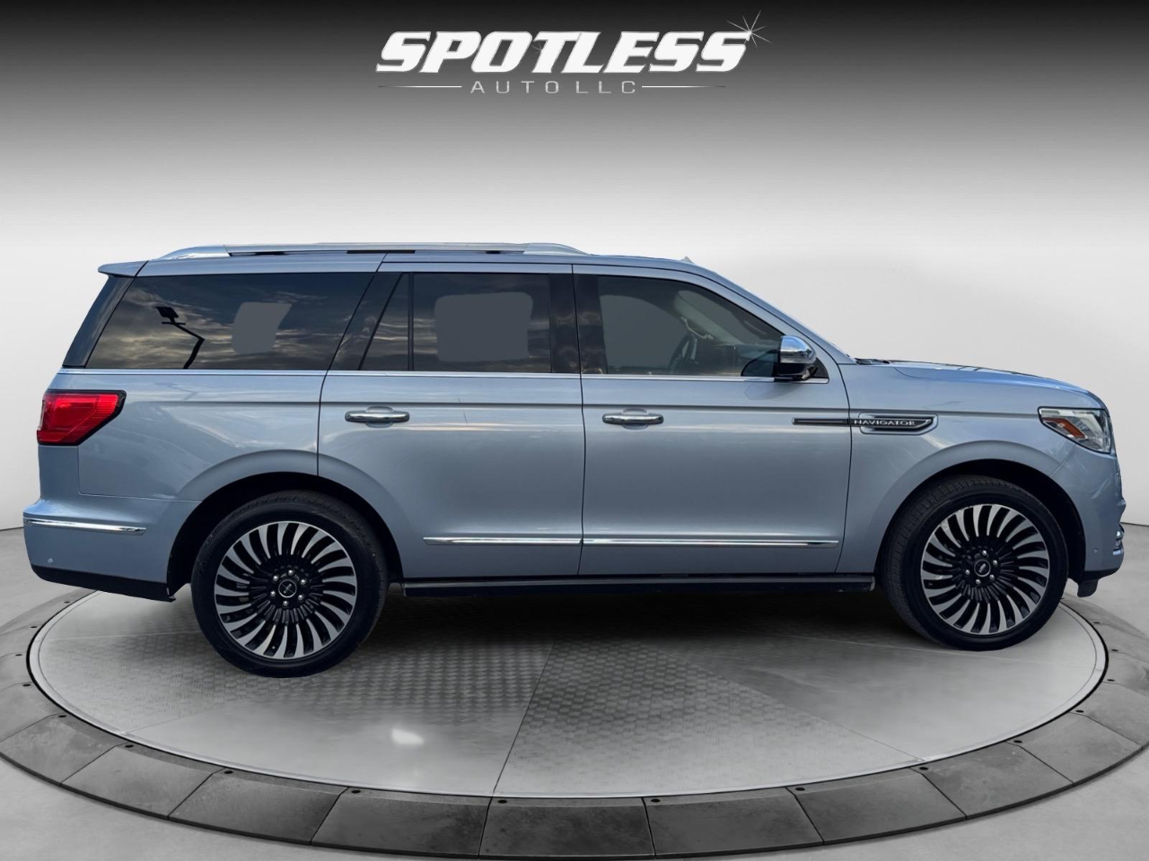 2018 Lincoln Navigator Black Label photo 7