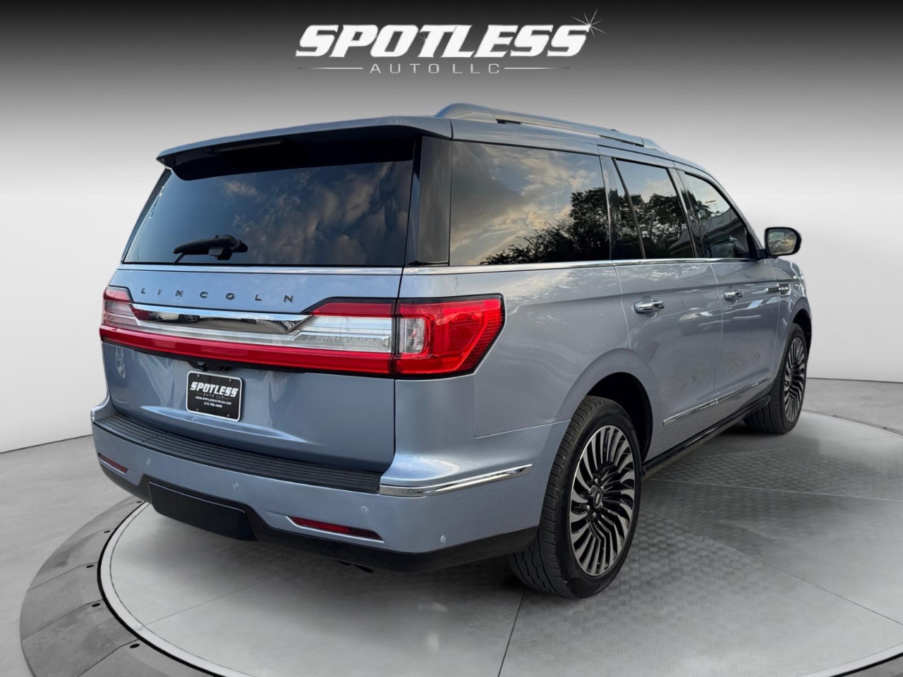 2018 Lincoln Navigator Black Label photo 8