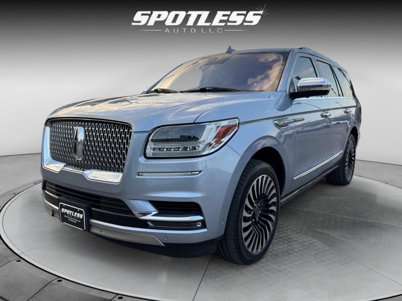2018 Lincoln Navigator Black Label photo 9