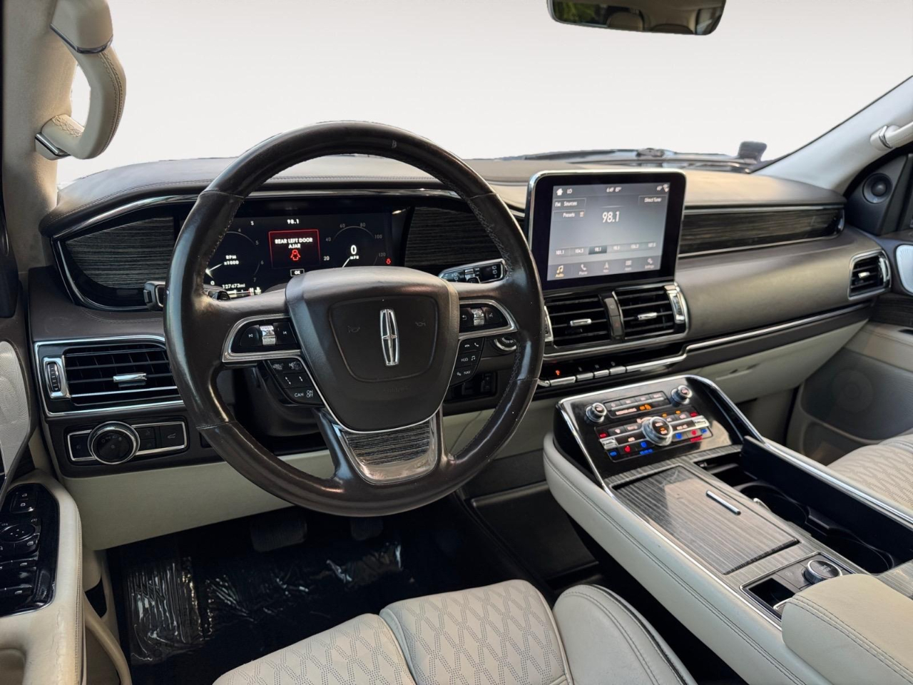 2018 Lincoln Navigator Black Label photo 18