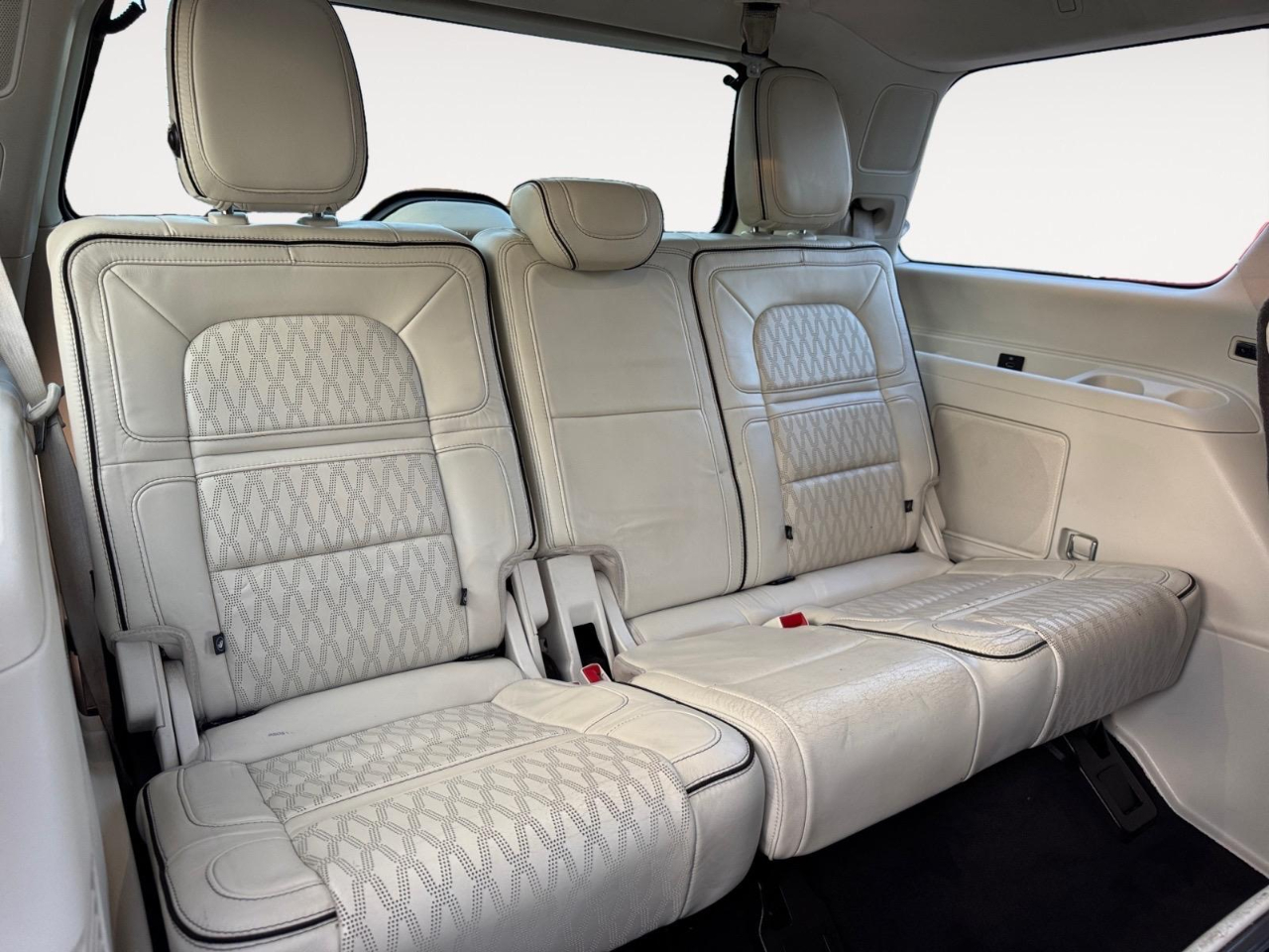 2018 Lincoln Navigator Black Label photo 27